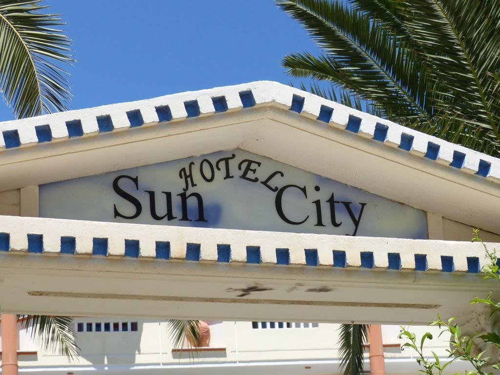Sun City คาโตดารัตโซ ภายนอก รูปภาพ