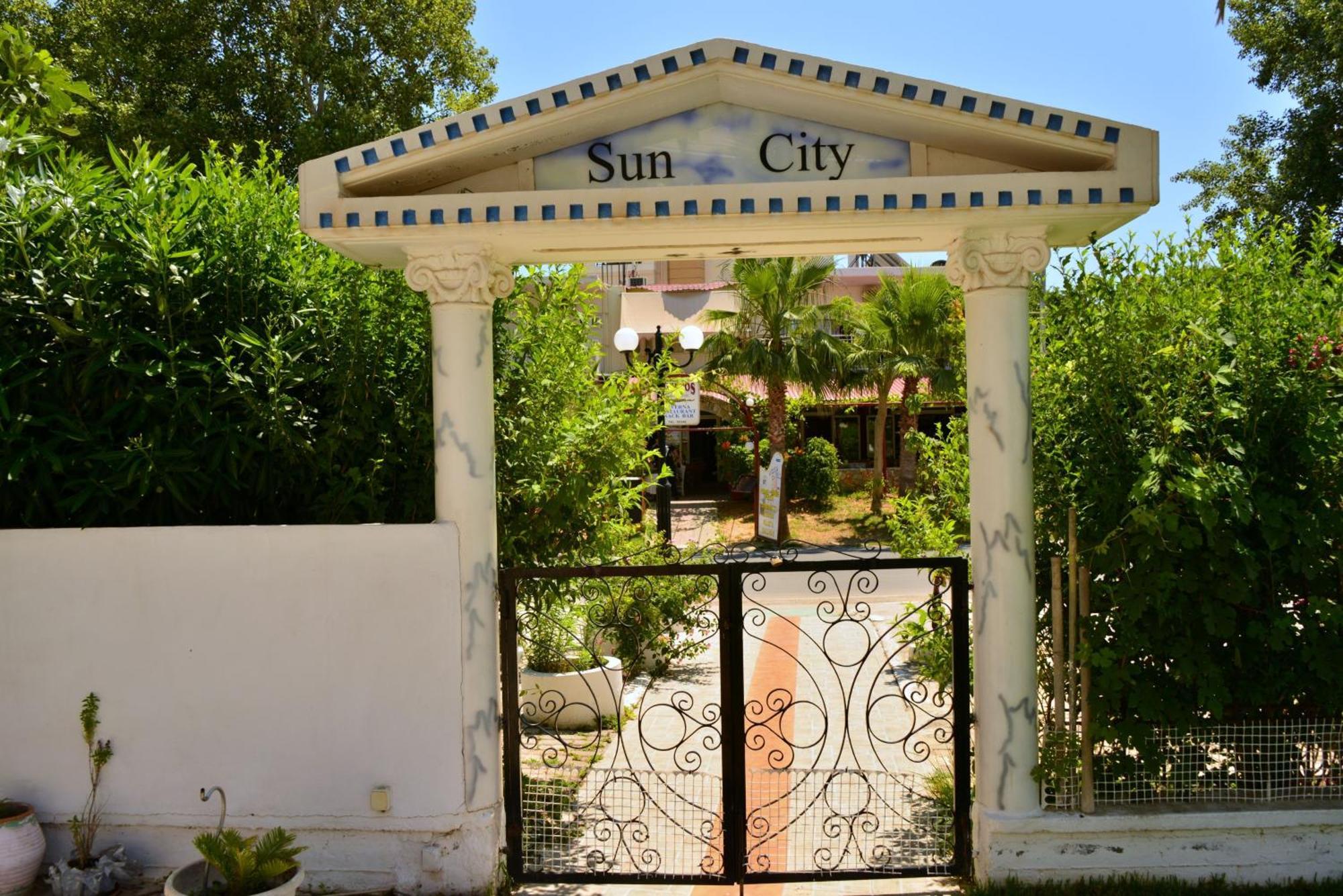 Sun City คาโตดารัตโซ ภายนอก รูปภาพ